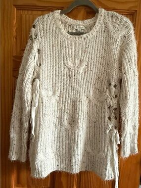 Stellah Cream Cable Knit Lace-Up Side Sweater